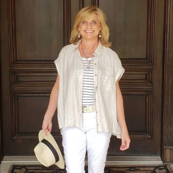 Cabi Boxy Shirt Spring 2021 New Arrivals #5951 Size M - Picture 6 of 9